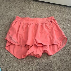 Lululemon Hotty Hot Low- Rise Lined Short 2.5"